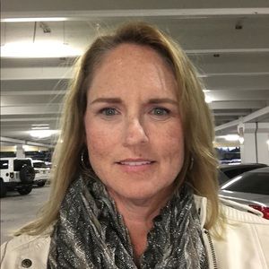 Meet your Posher, Casey